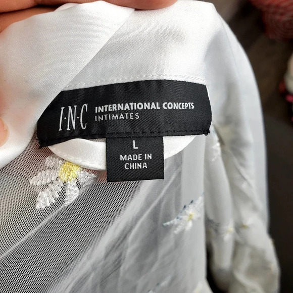 INC International Concepts Daisy Embroidered Sheer Robe - Picture 2 of 5